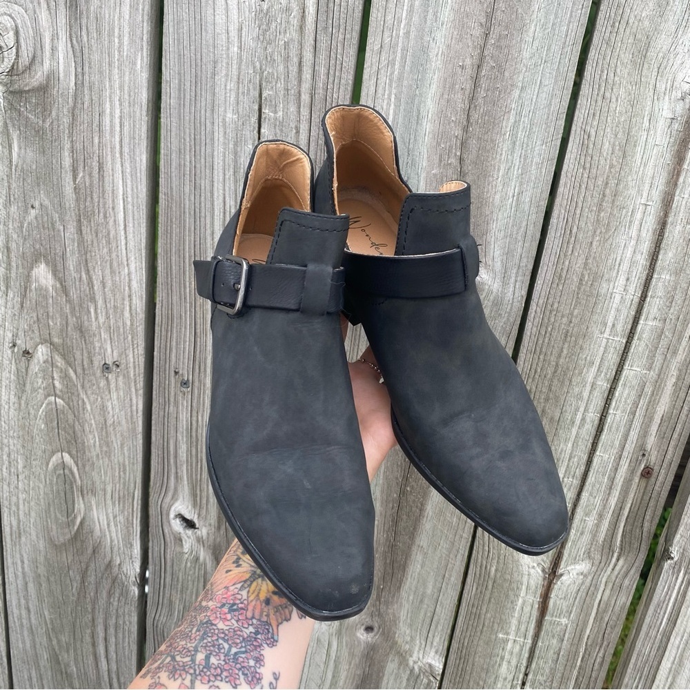 Wonderly Black Charcoal Pointed Ankle Boots with Silver Buckle‎ size 8 - Picture 3 of 6